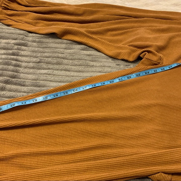 Super Cute Brown 2 Piece Set 🤎🤎 - Picture 14 of 16